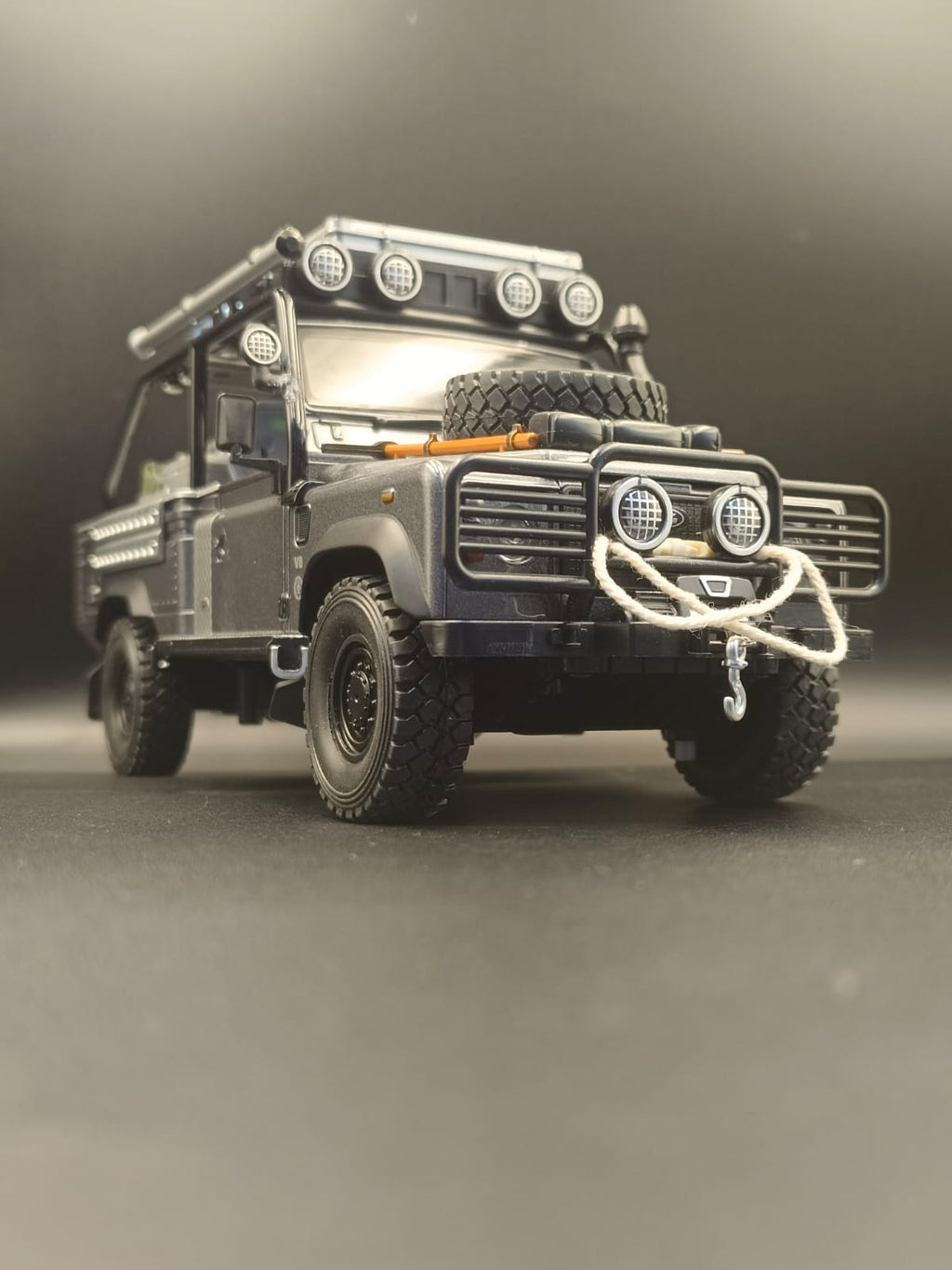 Jinlifang 1:24 Scale 6x6 Off-Road Alloy Die-Cast Model Truck - Grey