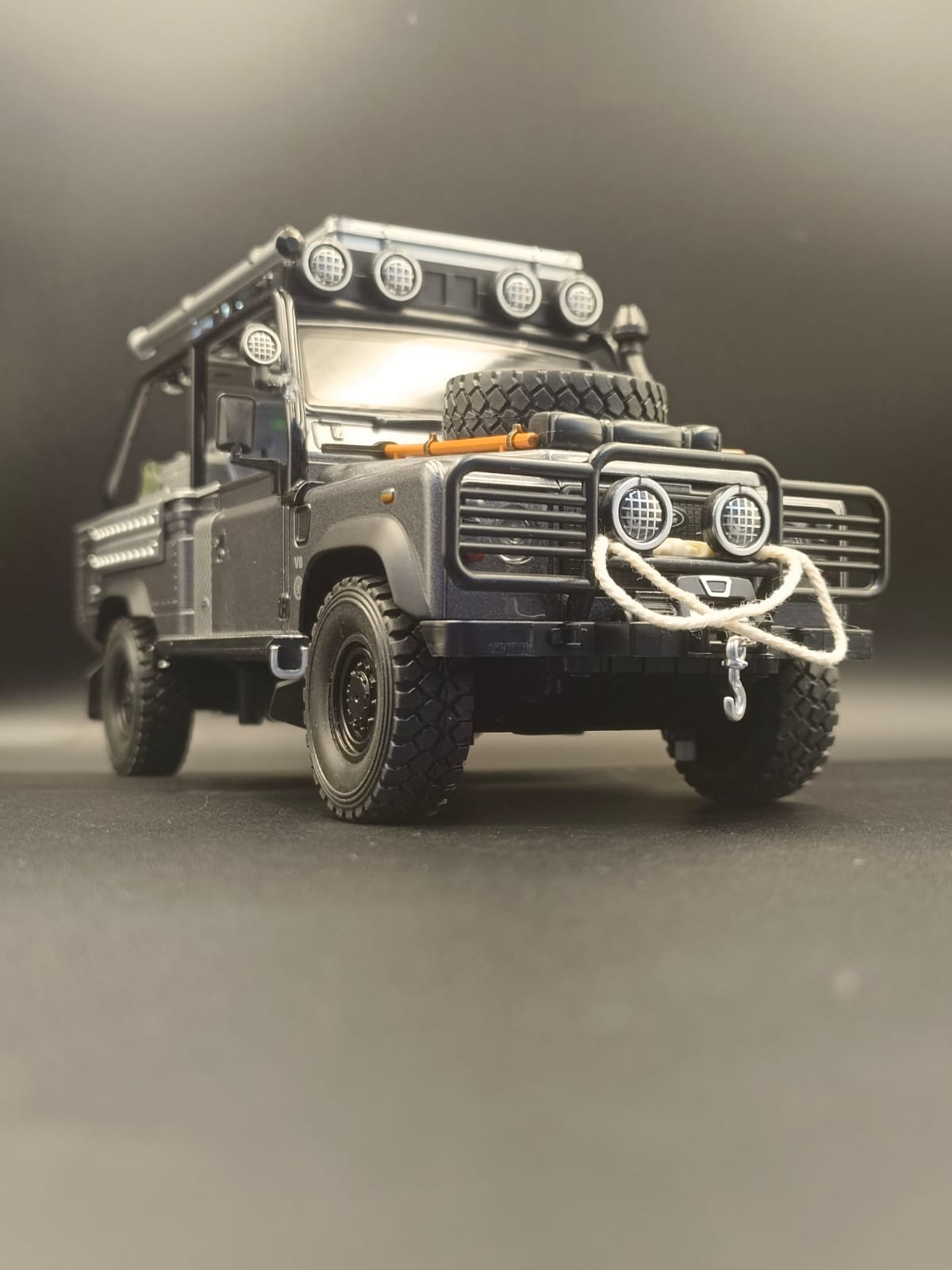 Jinlifang 1:24 Scale 6x6 Off-Road Alloy Die-Cast Model Truck - Grey