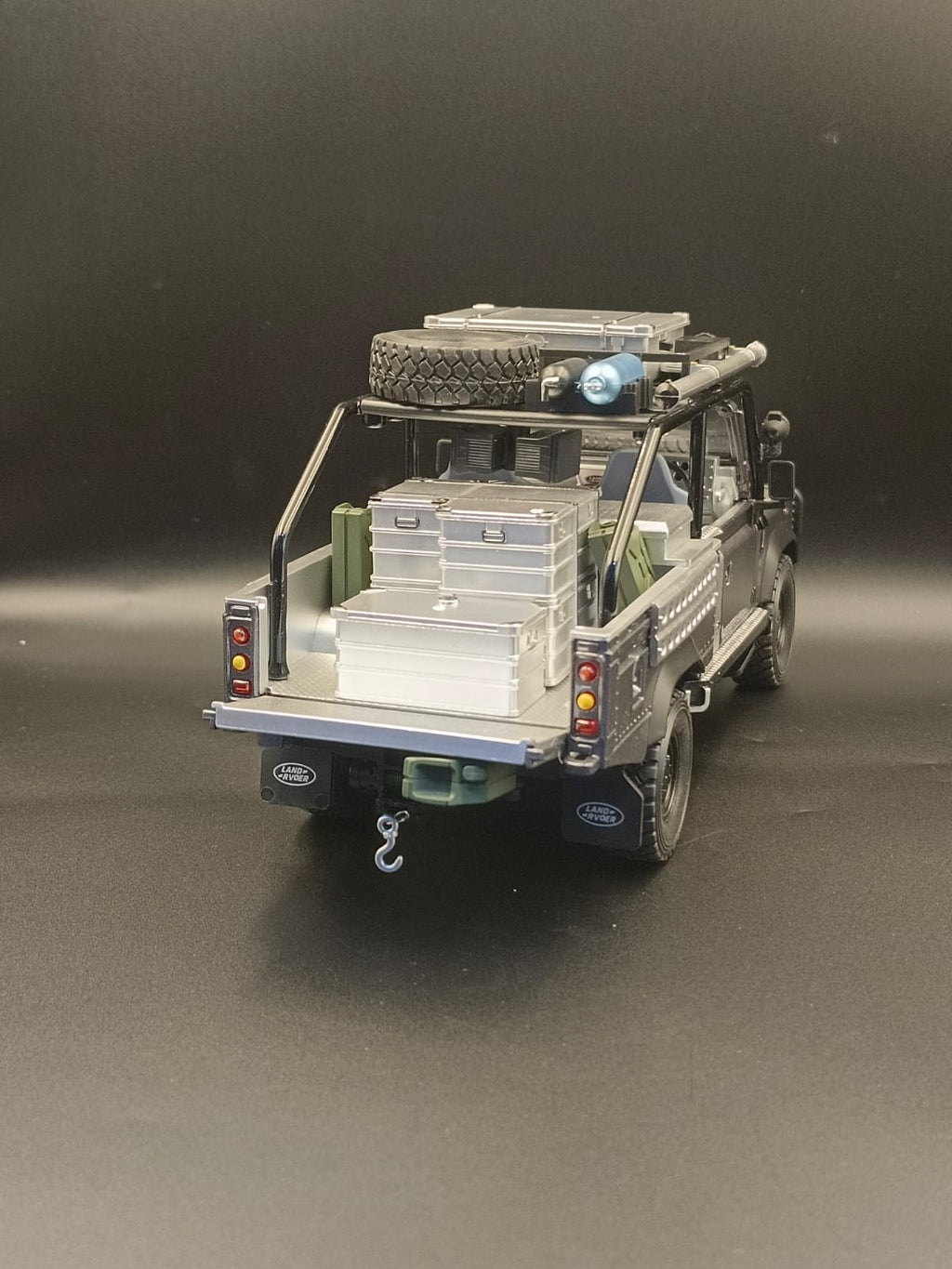 Jinlifang 1:24 Scale 6x6 Off-Road Alloy Die-Cast Model Truck - Grey