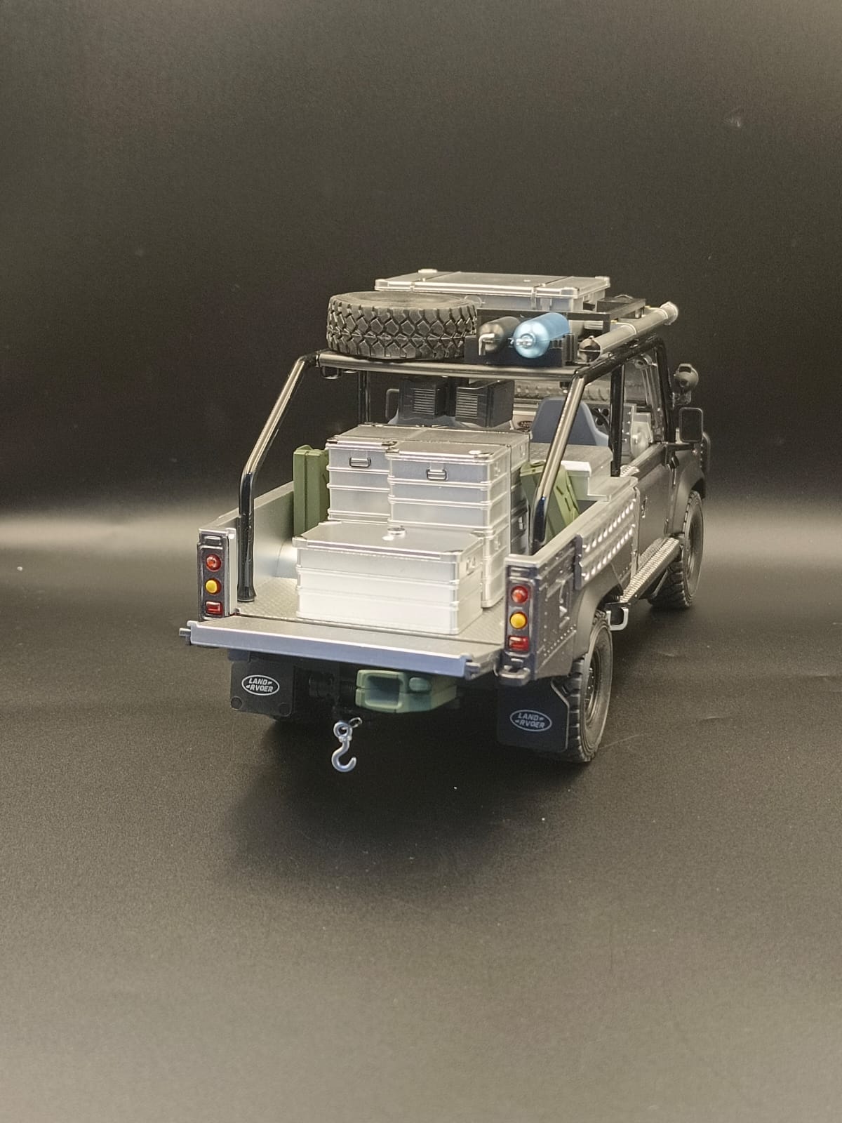 Jinlifang 1:24 Scale 6x6 Off-Road Alloy Die-Cast Model Truck - Grey