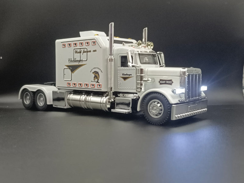 1:24 Scale Peterbilt 389 Die-cast Semi Truck Toy - White "Challenger" Edition with Lights & Sound
