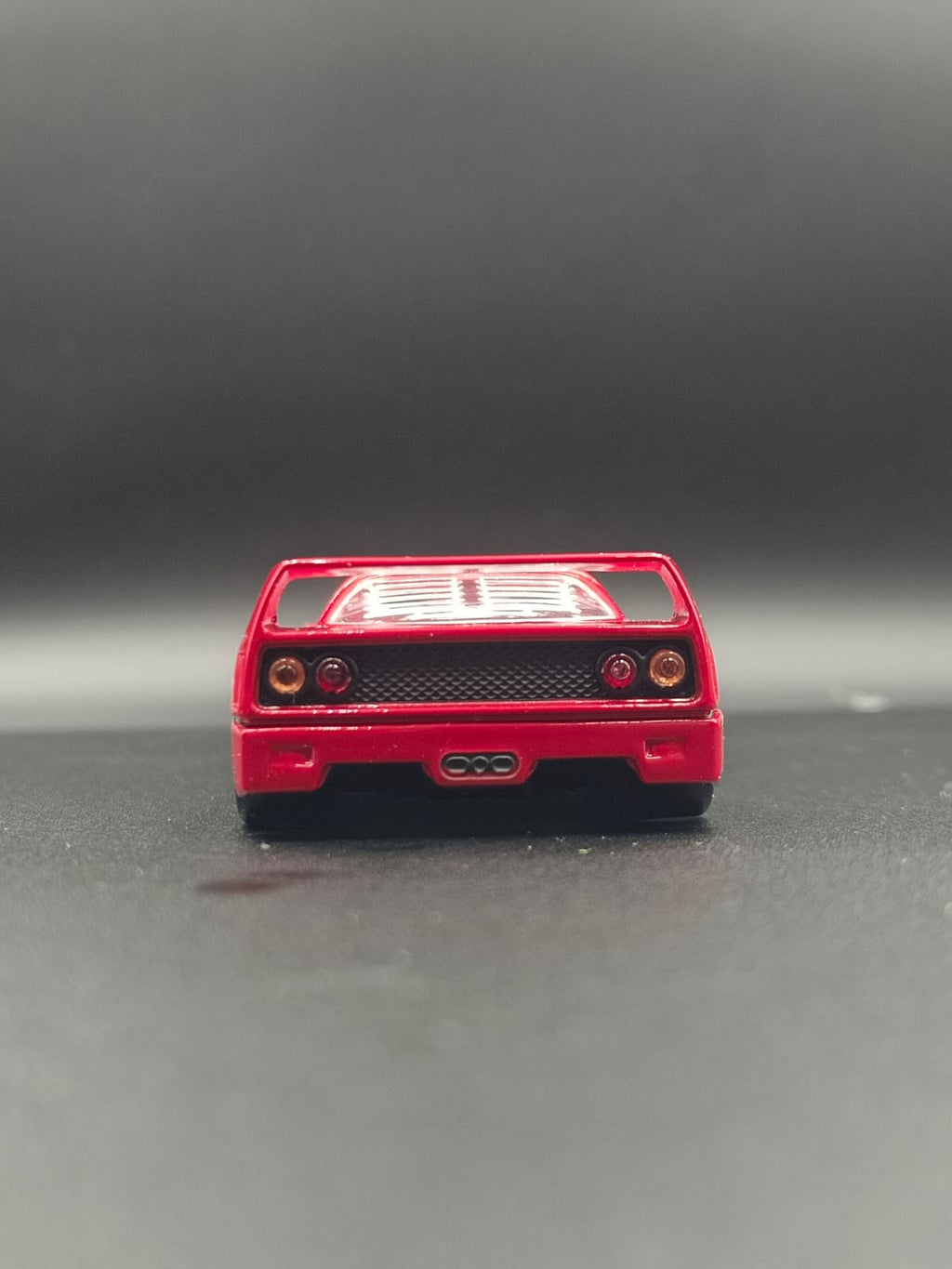 1/43 Norev Ferrari F40 (1987) Diecast Scale Model Car - RedProduct Description