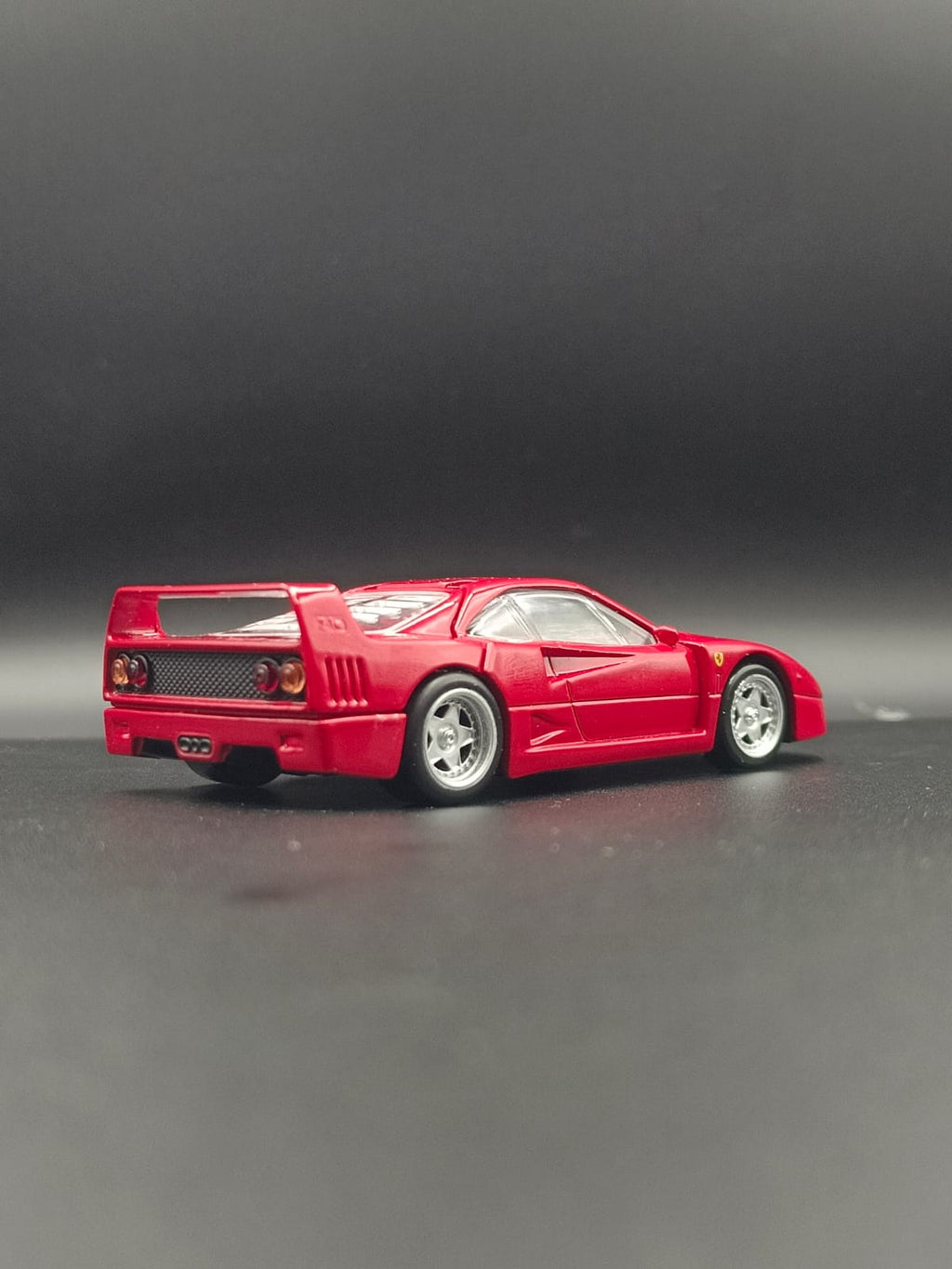 1/43 Norev Ferrari F40 (1987) Diecast Scale Model Car - RedProduct Description