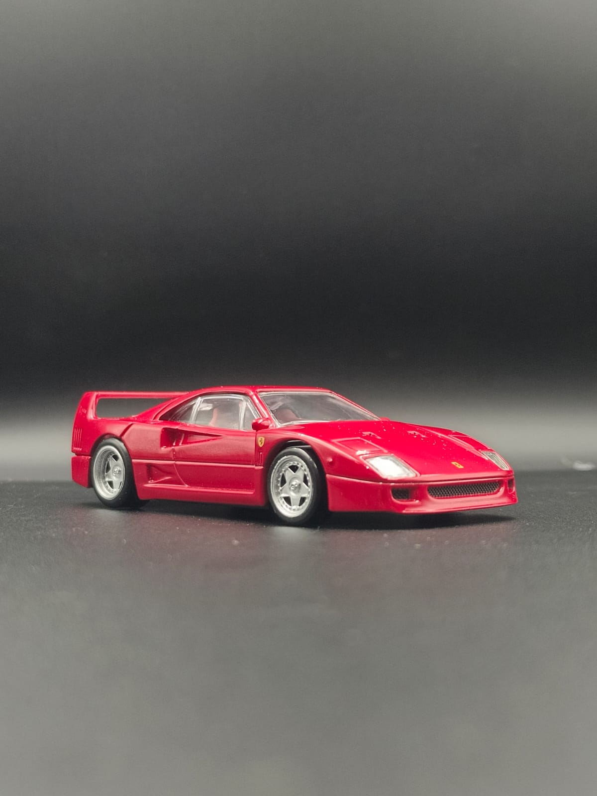 1/43 Norev Ferrari F40 (1987) Diecast Scale Model Car - RedProduct Description