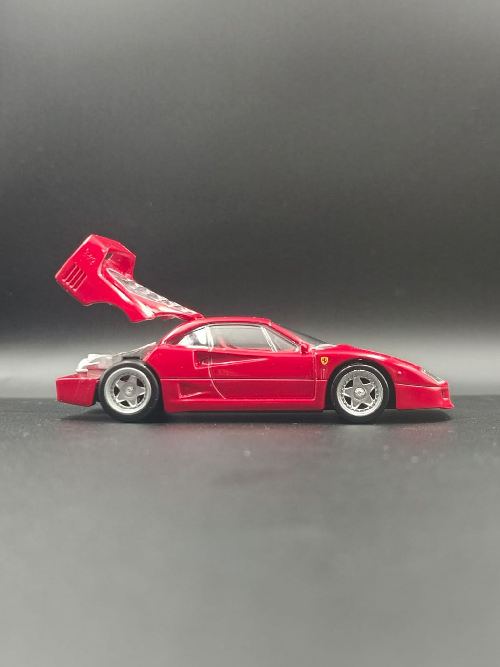 1/43 Norev Ferrari F40 (1987) Diecast Scale Model Car - RedProduct Description