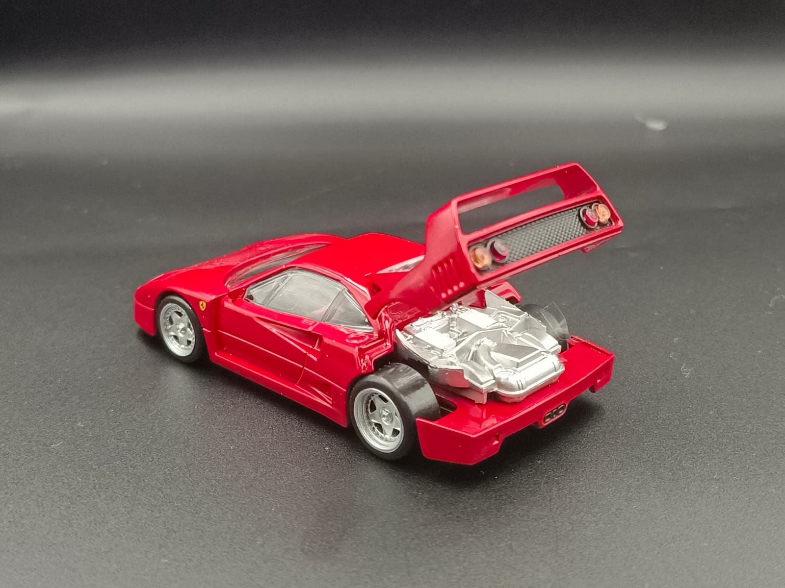 1/43 Norev Ferrari F40 (1987) Diecast Scale Model Car - RedProduct Description
