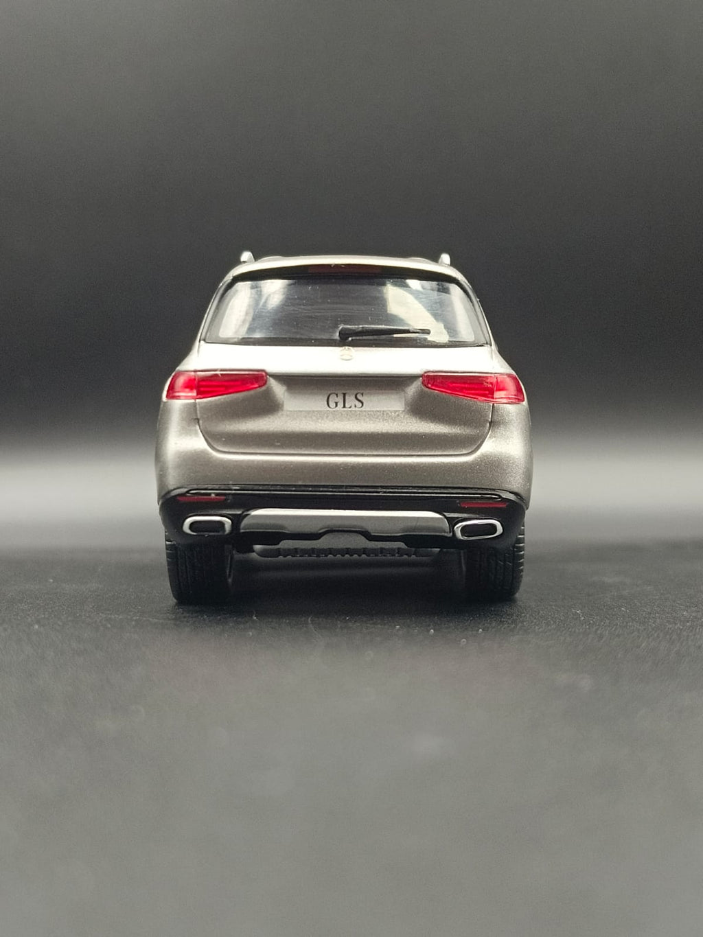 Mercedes-Benz GLS Class (X167) 1:43 Scale Diecast Model Car - Silver (Official Dealer Edition)