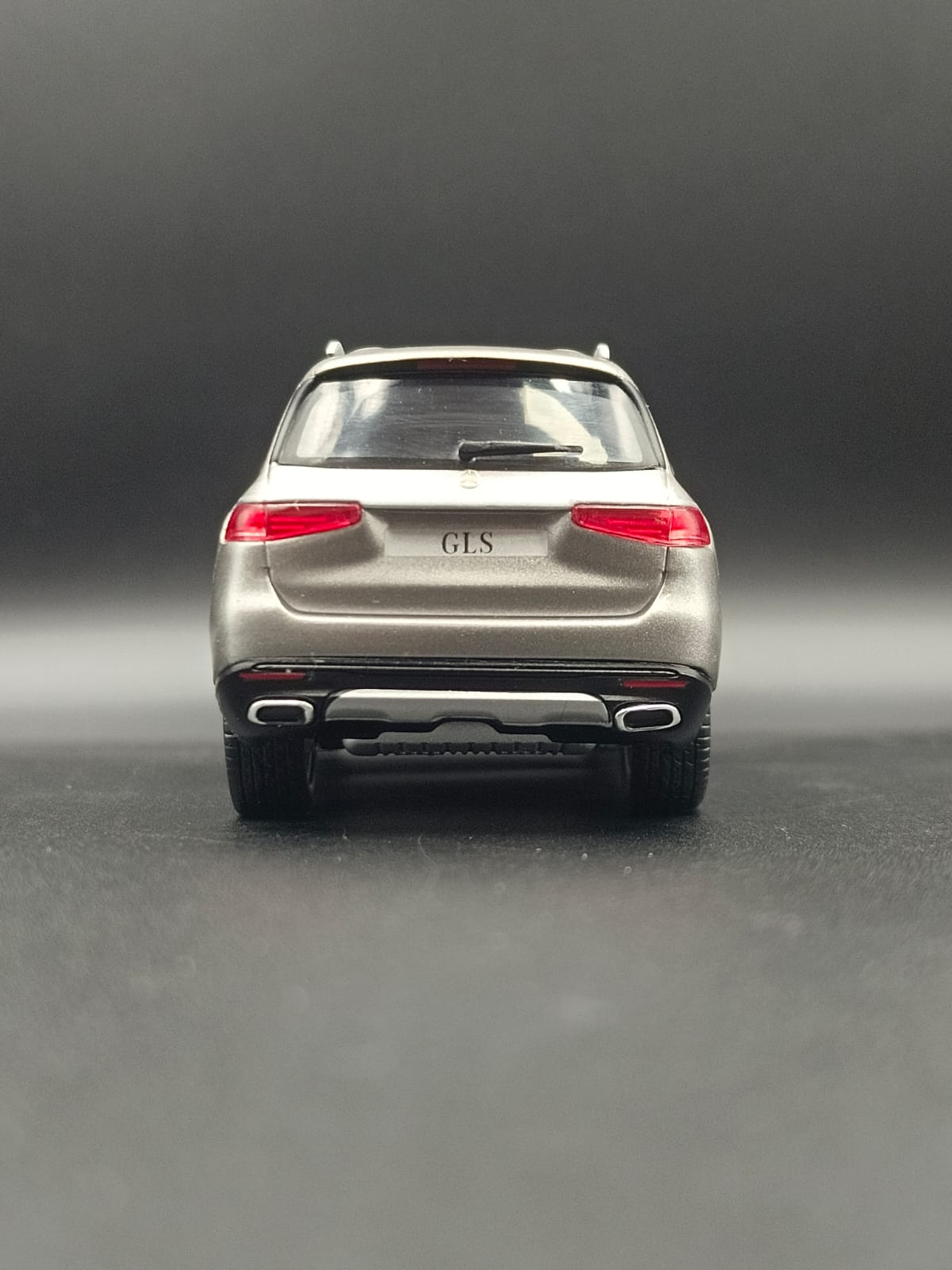 Mercedes-Benz GLS Class (X167) 1:43 Scale Diecast Model Car - Silver (Official Dealer Edition)