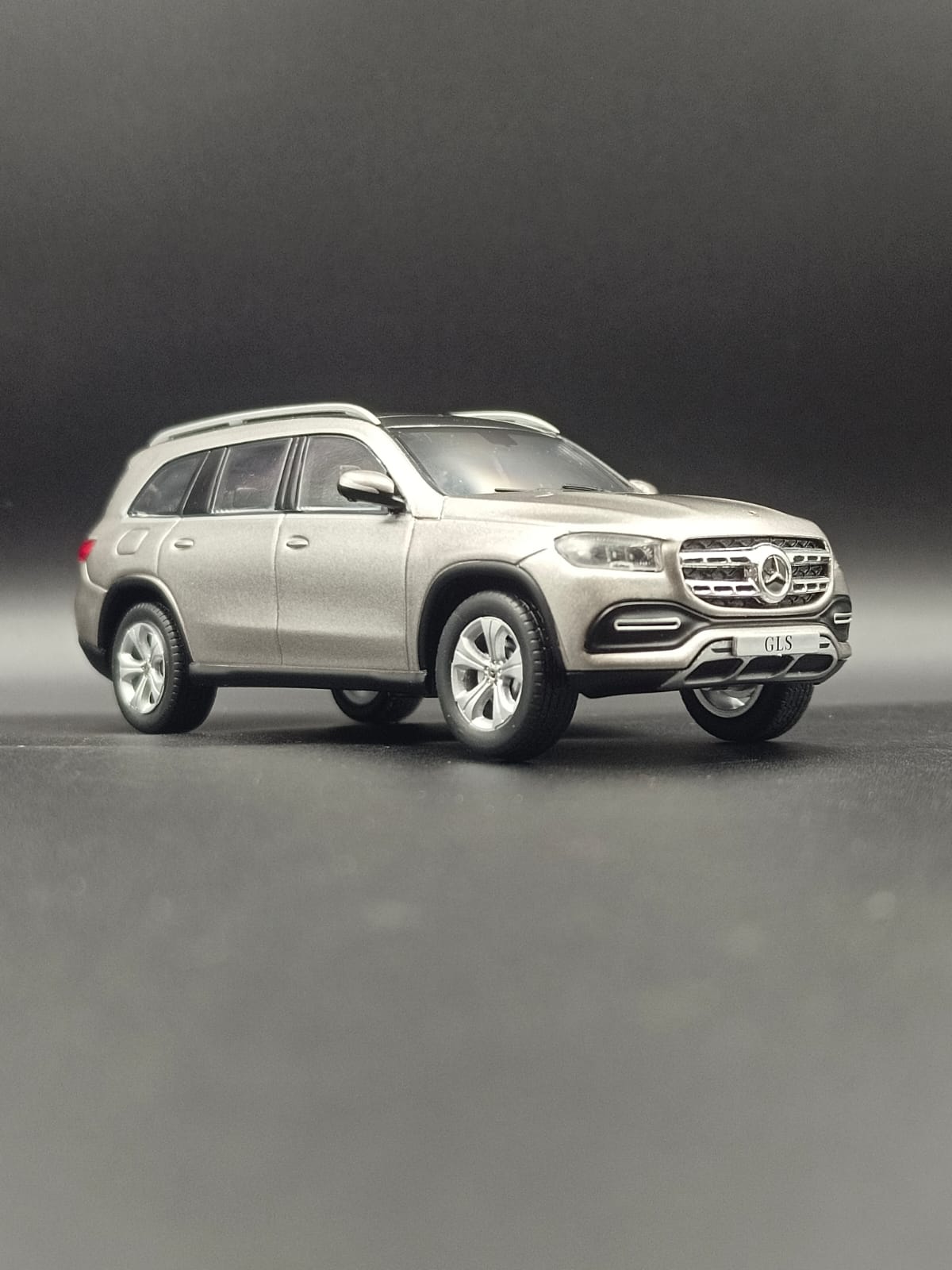 Mercedes-Benz GLS Class (X167) 1:43 Scale Diecast Model Car - Silver (Official Dealer Edition)
