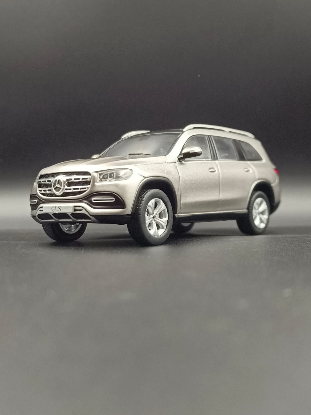 Mercedes-Benz GLS Class (X167) 1:43 Scale Diecast Model Car - Silver (Official Dealer Edition)