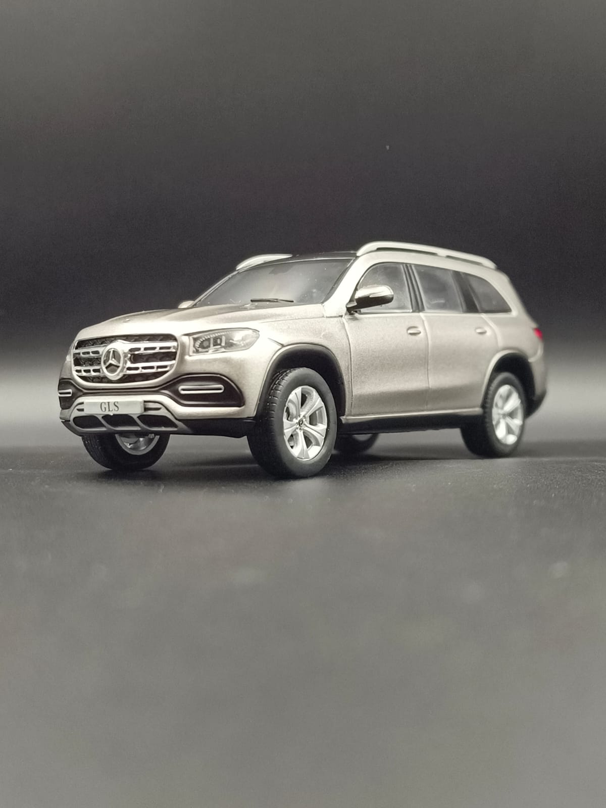 Mercedes-Benz GLS Class (X167) 1:43 Scale Diecast Model Car - Silver (Official Dealer Edition)