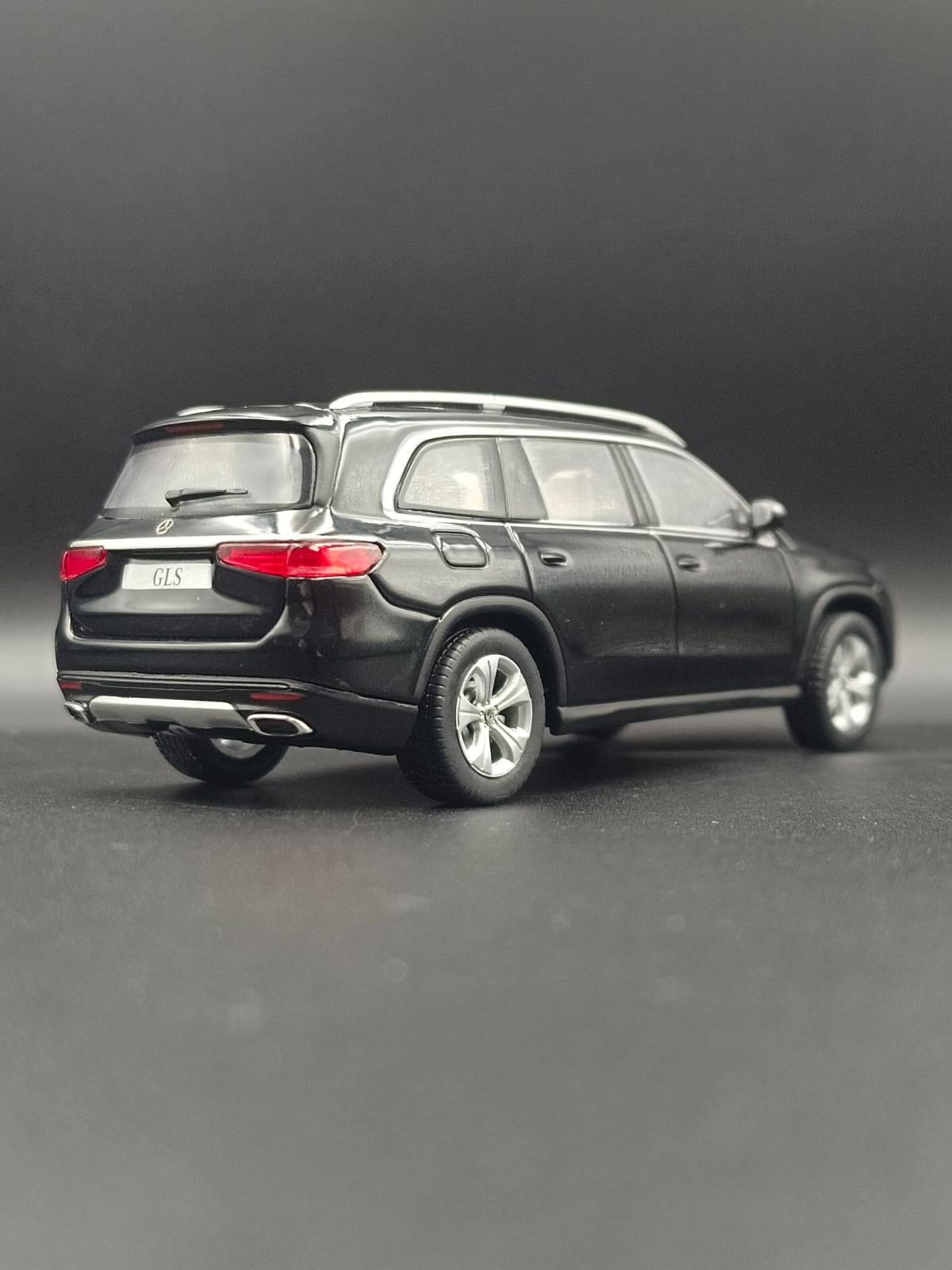 2019 Mercedes-Benz GLS (X167) 1:43 Scale Diecast Model Car (Dealer Edition)