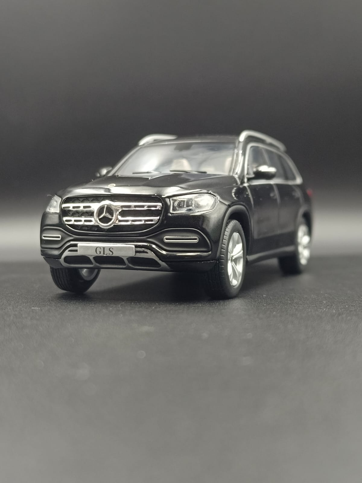 2019 Mercedes-Benz GLS (X167) 1:43 Scale Diecast Model Car (Dealer Edition)