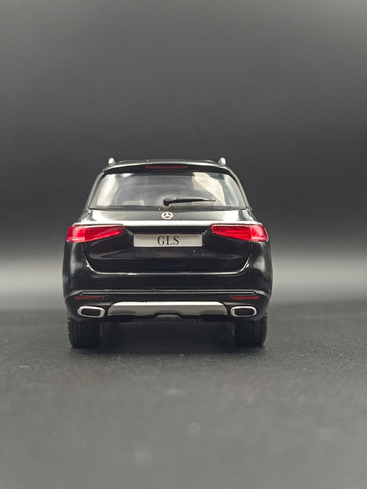 2019 Mercedes-Benz GLS (X167) 1:43 Scale Diecast Model Car (Dealer Edition)