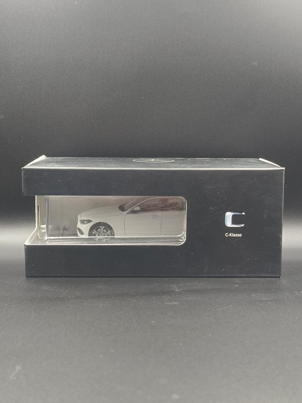 Official Licensed Mercedes-Benz C-Class (C-Klasse) 1:43 Scale Diecast Model Car - White