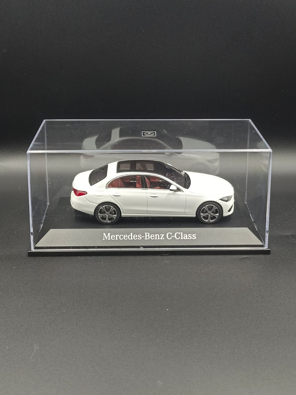 Official Licensed Mercedes-Benz C-Class (C-Klasse) 1:43 Scale Diecast Model Car - White