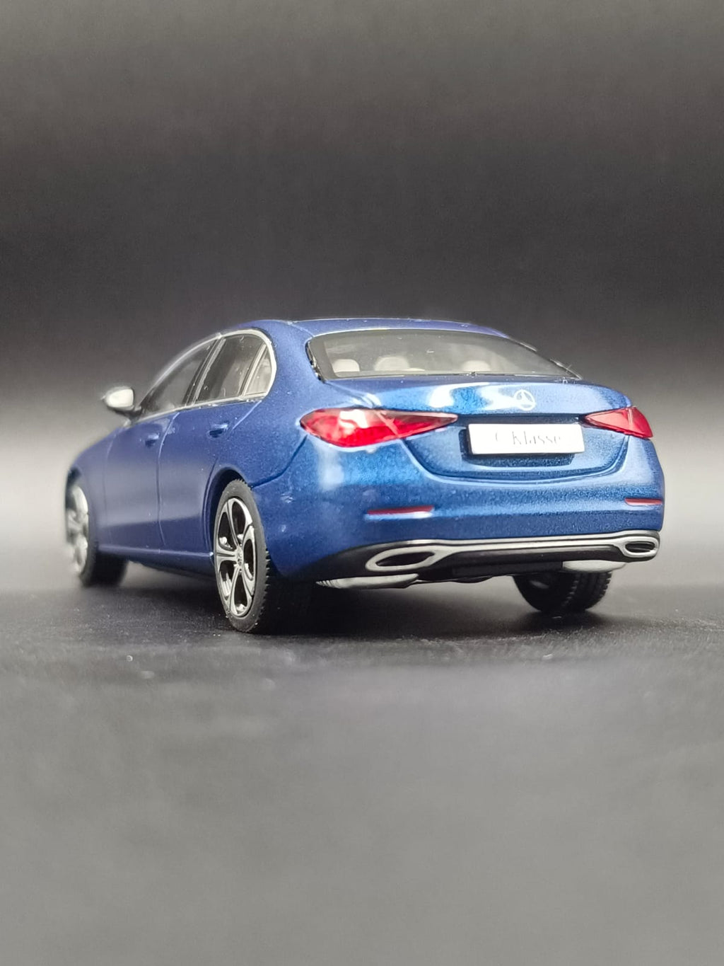 Mercedes-Benz C-Class (C-Klasse) Dealer Edition 1:43 Scale Diecast Model – Spectral Blue