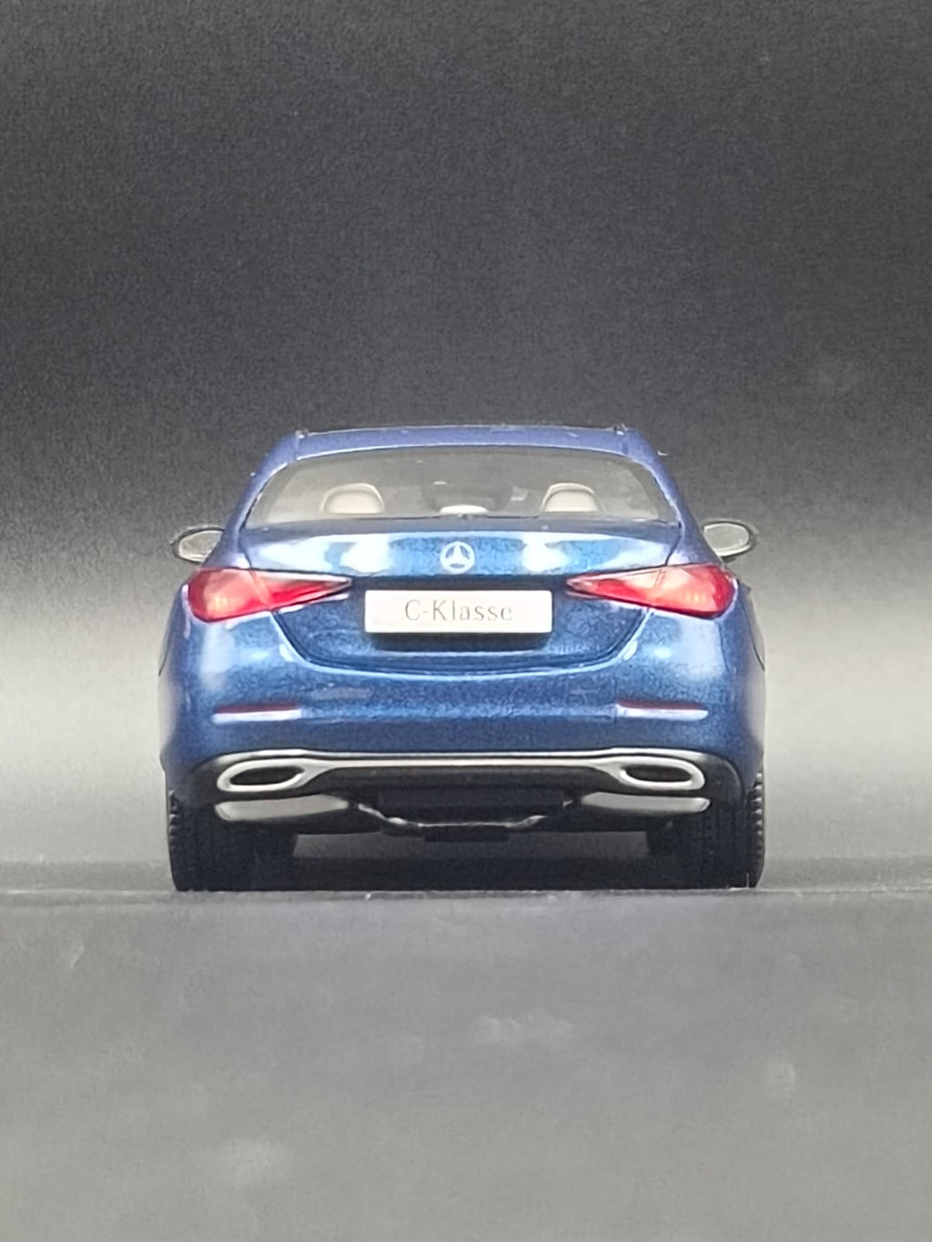 Mercedes-Benz C-Class (C-Klasse) Dealer Edition 1:43 Scale Diecast Model – Spectral Blue