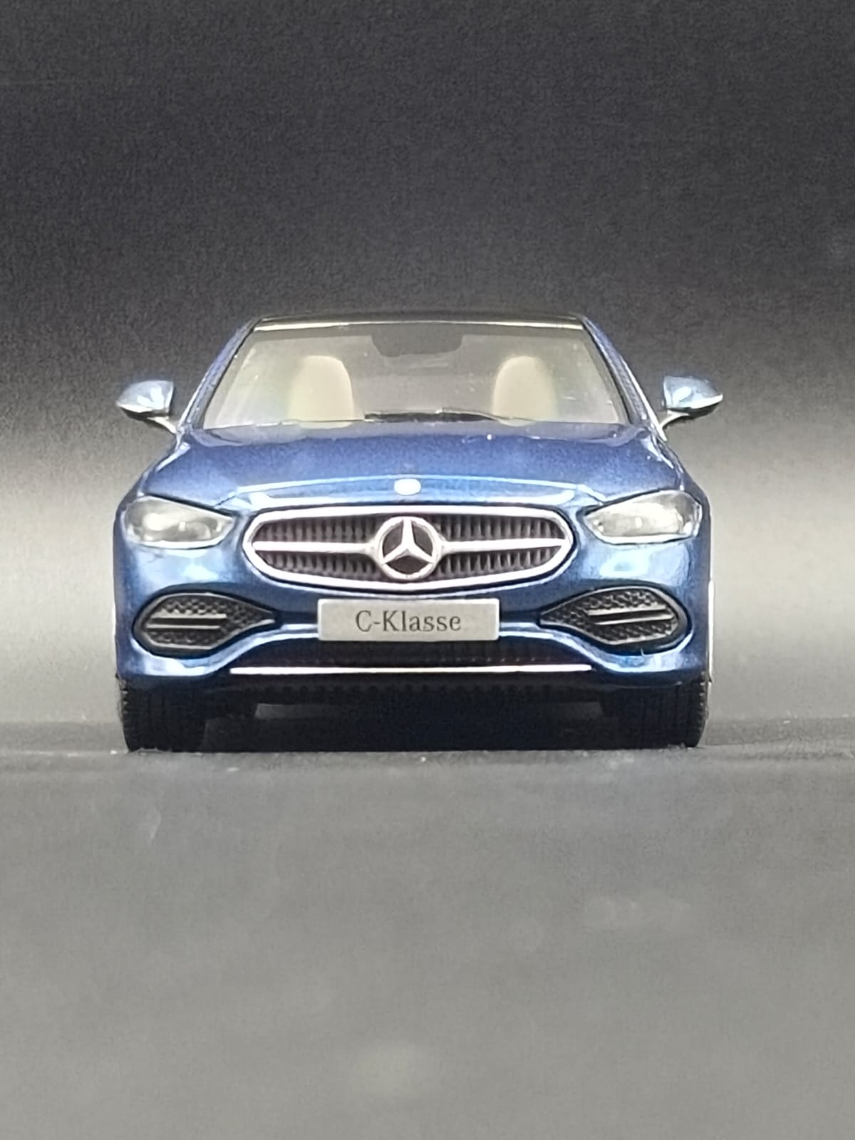 Mercedes-Benz C-Class (C-Klasse) Dealer Edition 1:43 Scale Diecast Model – Spectral Blue