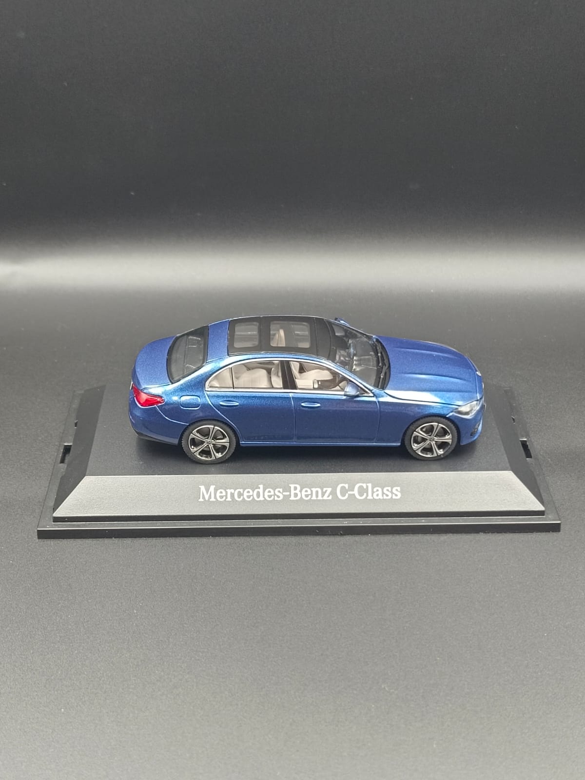 Mercedes-Benz C-Class (C-Klasse) Dealer Edition 1:43 Scale Diecast Model – Spectral Blue