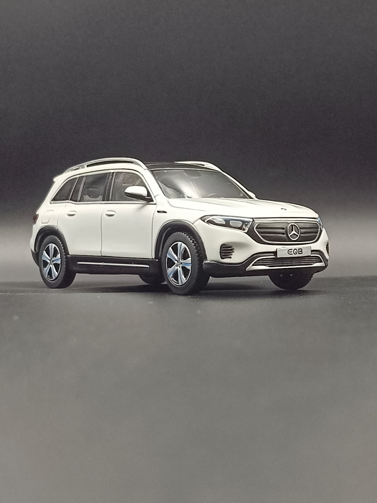 Mercedes-Benz EQB Official Dealer Edition 1:43 Scale Diecast Model Car - White