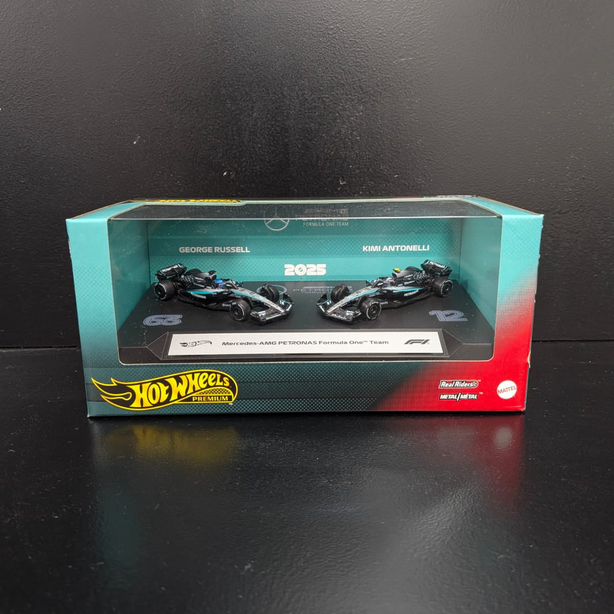 Hot Wheels Premium Mercedes-AMG PETRONAS Formula One Team 2-Pack (2025 Season)
