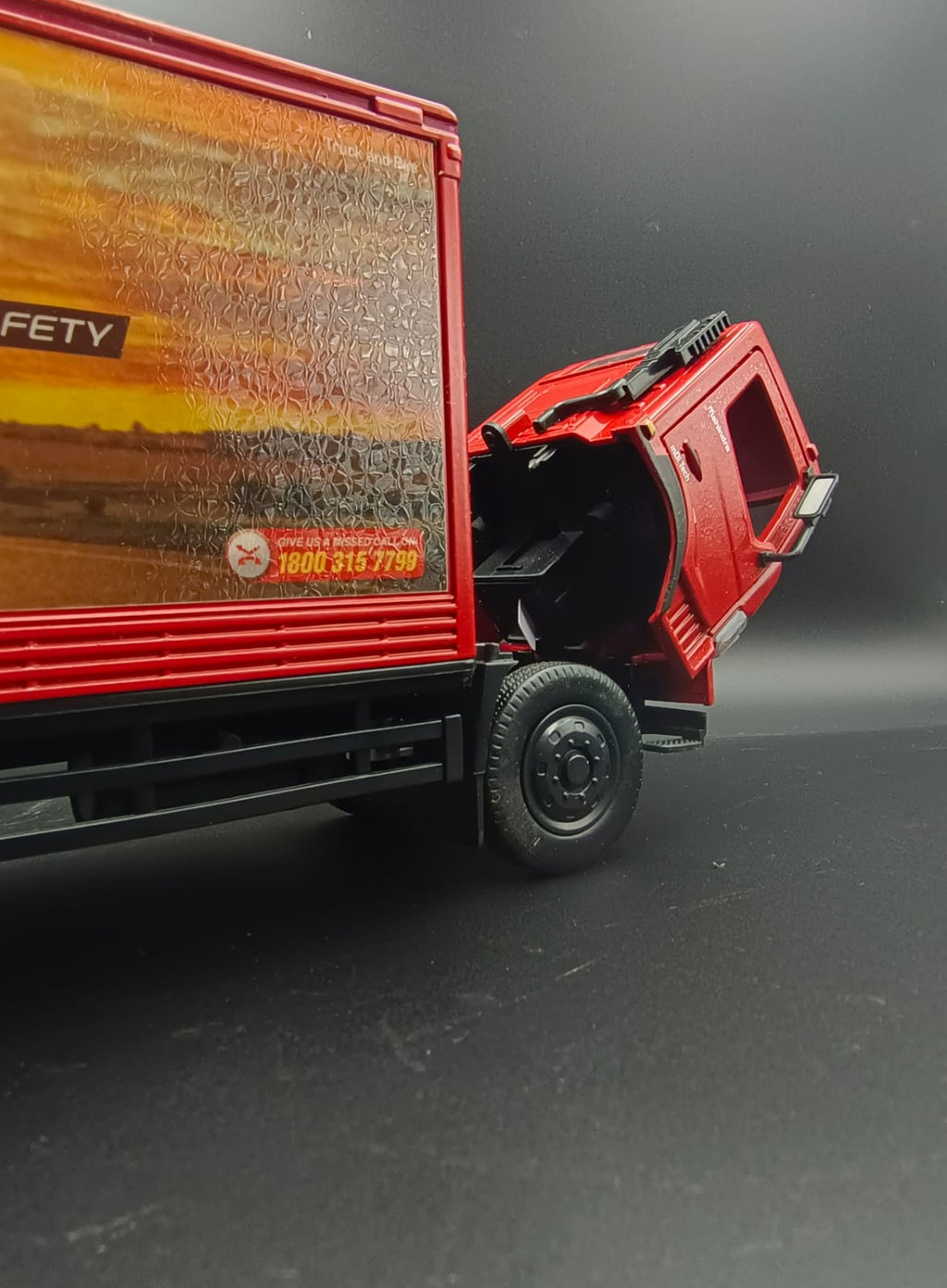 Mahindra Furio 14 Truck Diecast Scale Model - 1:32 Scale (Red)